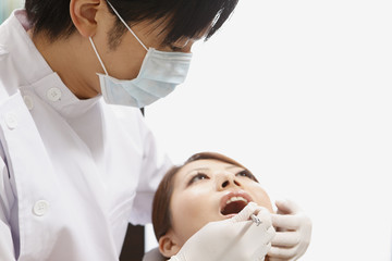 治療前の口腔内検査・処置